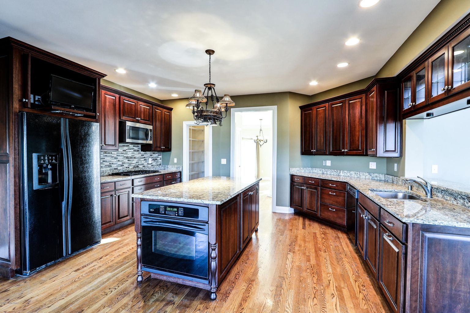 3907 Clarke Pointe Ct